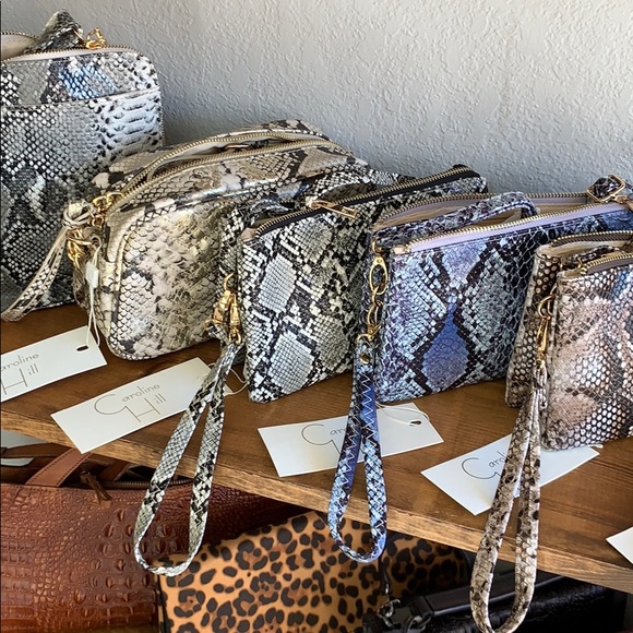 Liz Custom Collection Crossbody Bag - Picture 3 of 3